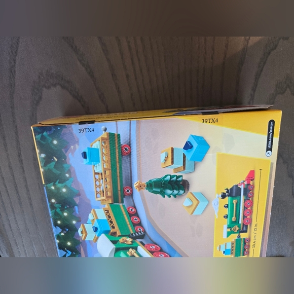 Lego Winter Holiday Train - Picture 2 of 3